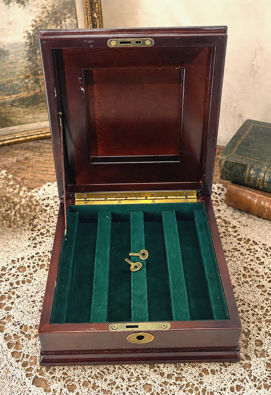 Vintage 2000 Bombay Company Wood Jewelry Box Green Velvet 2 Keys Locking